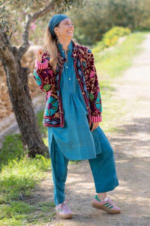 wif silk long shirt wif silk trousers velvet charlie jacket headband la galeria elefante ibiza 78 gypsy westwood photography caroline and unai 1 1 scaled e1742647714897 1